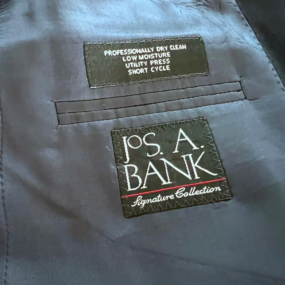 Jos A Bank Signature Collection Suit 42R 36W Navy Blue Wool Subtle Pinstripe